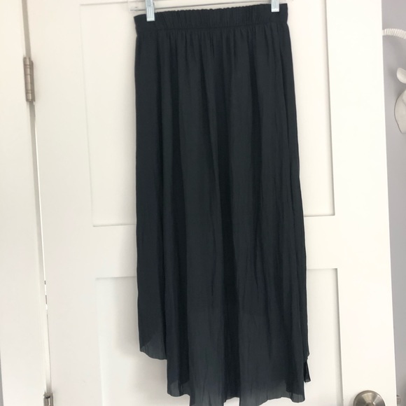 Aritzia high low skirt (Talula) - Picture 2 of 3